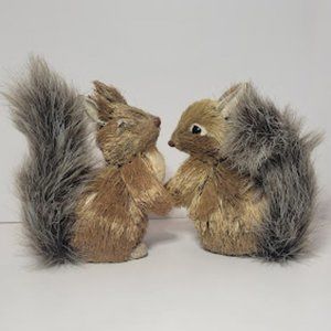 SET OF 2 LIGHT WEIGHT NATURAL SMALL SQUIRREL DECORATIONS WITH REALISTIC TAILS 5"